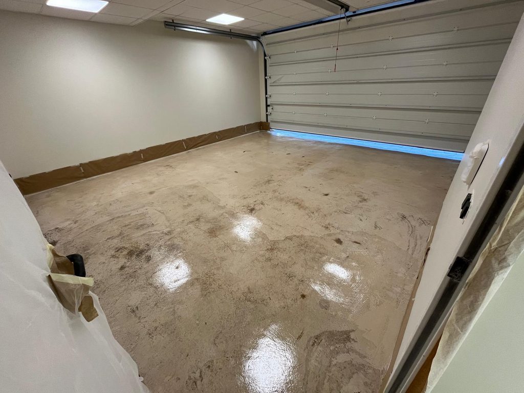 Jafepox 54 Resina Epoxi: de un suelo de cemento a un garaje liso, autonivelado y resistente 2 en Pinturas Jafep Imprimacion Epoxi al Disolvente 2 en Pinturas Jafep